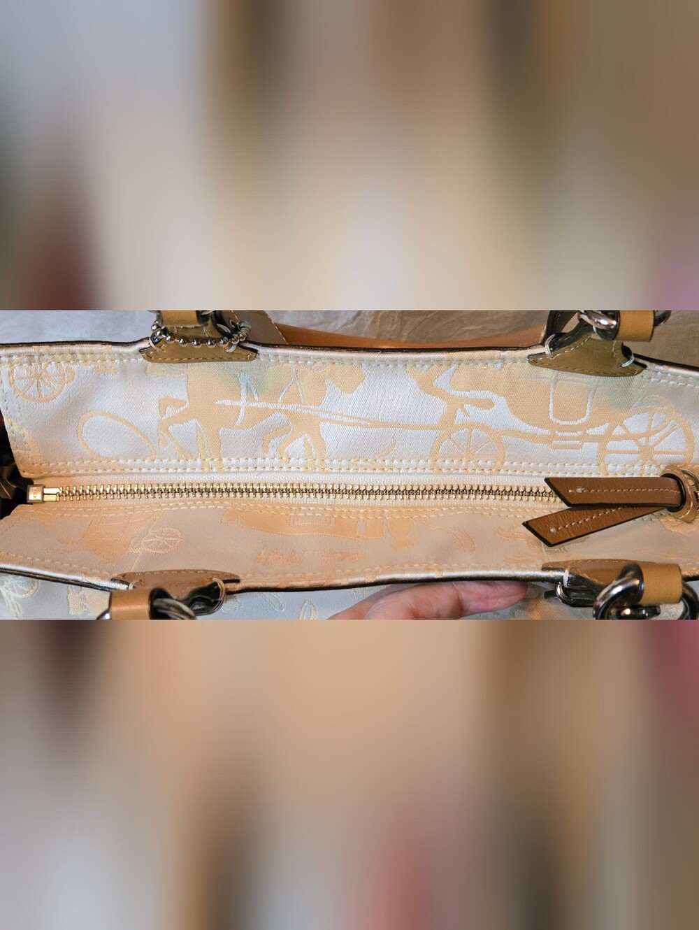 Coach East West Horse And Carriage Ivory & Tan Tote And 2 Bag Charms - Picture 6 of 11